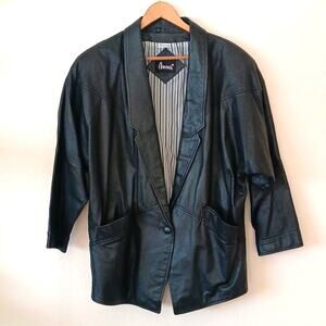 Avanti Vintage Women's 80s leather jacket from Beckman's Shoulder Pads